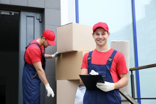Removal van and moving boxes for a Collierswood home move